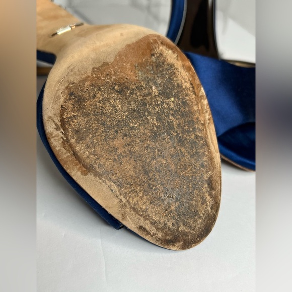 Badgley Mischka
Dawn d'Orsay Evening Sandals - Picture 14 of 16